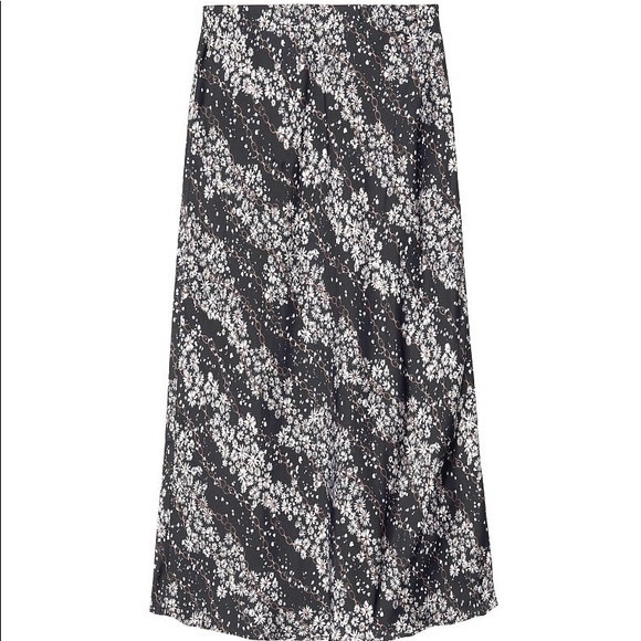 Victoria’s Secret Silk Skirt NWT - XS - Picture 4 of 6